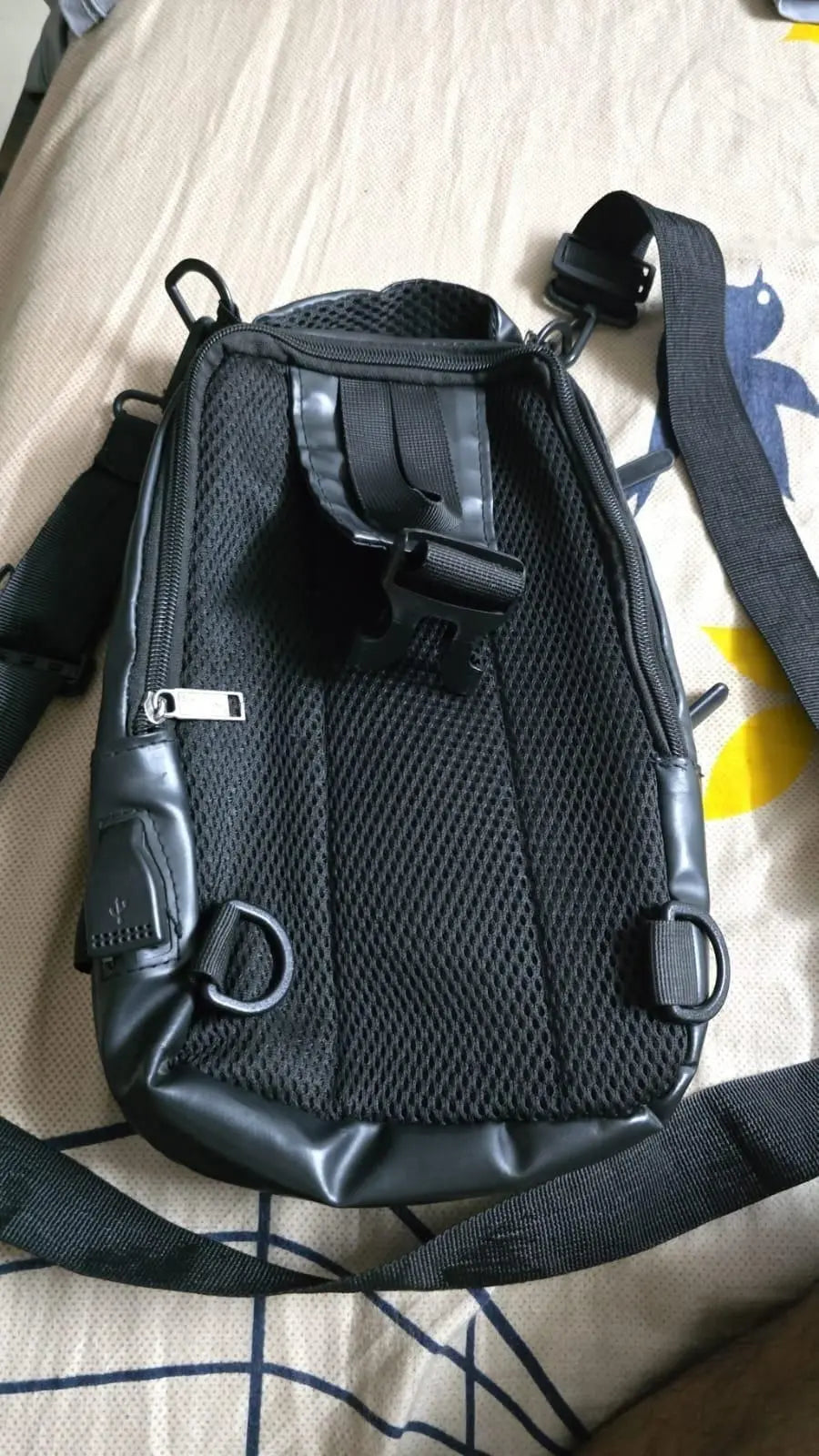 Sling Bag with USB Charging Port 9ttgn1-6x